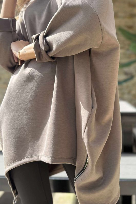 The Soft Tech Jersey Zippy Sweatshirt Mocha